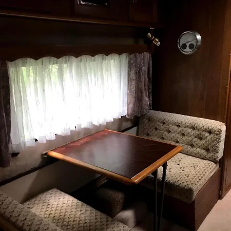 Grosser Familien-wohnwagen *
