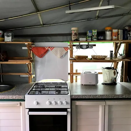Camping Grosser Familien-wohnwagen - Keine Bauarbeiter-unterkunft! *