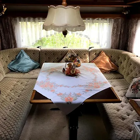 Grosser Familien-wohnwagen - Keine Bauarbeiter-unterkunft! Campsite